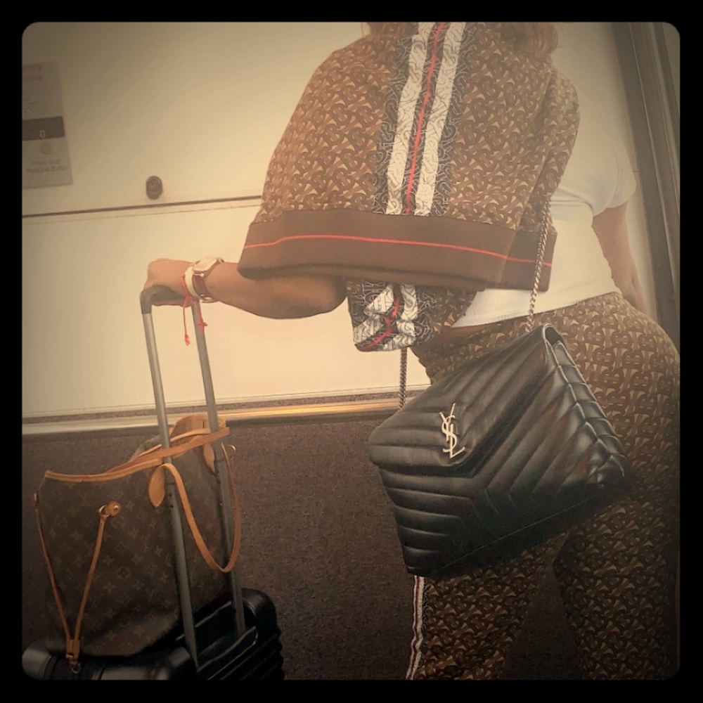 𝙋𝙀𝙍𝙎𝙊𝙉𝘼𝙇 𝙎𝙏𝙔𝙇𝙄𝙉𝙂 𝘼𝙐𝙏𝙃𝙀𝙉𝙏𝙄𝘾